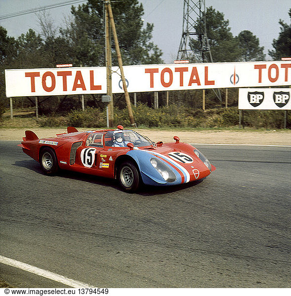 Alfa Romeo T33 beim Testwochenende in Le Mans  nicht beim 24-Stunden-Rennen.