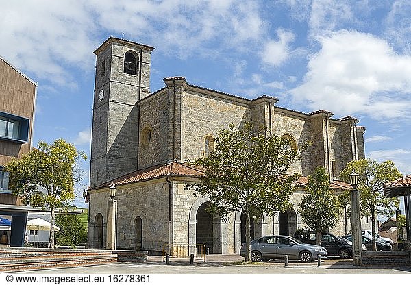 Alkiza Gipuzkoa Baskenland Spanien am 24. Juli 2020: Kirche San Martin de Tours.