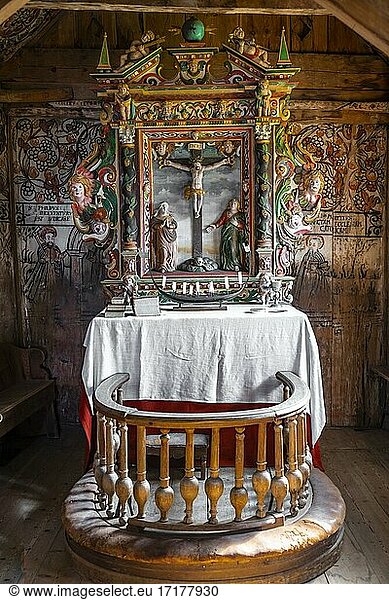 Altar der Stabkirche Urnes  romanische Kirche von ca. 1130  keltische Kunst mit Traditionen der Wikinger und Bauformen der Romanik  Vestland  Norwegen  Europa