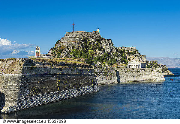 Alte Festung vor blauem Himmel in Korfu-Stadt  Ionische Inseln  Griechenland