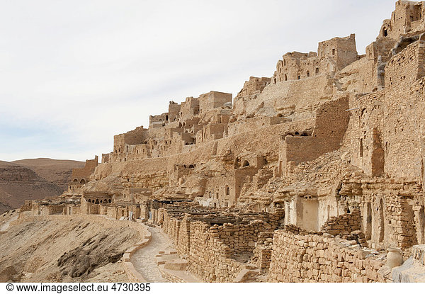 Alte Gemäuer und Ruinen,  Berberdorf Chenini bei Tataouine,  Südtunesien,  Tunesien,  Maghreb,  Nordafrika,  Afrika