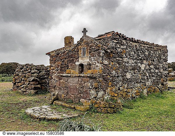 Alte Kapelle aus Steinen  Giara di Gesturi  Sardinien  Italien  Europa
