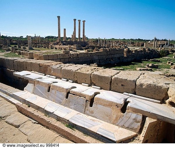 Alte Latrinen,  römische Ruinen der antiken Stadt Sabratha. Libyen