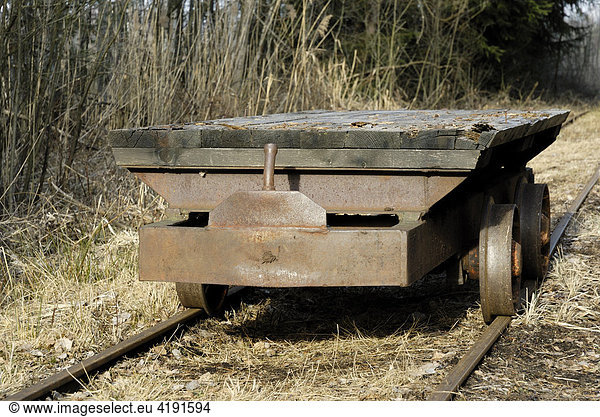 Alte Lore einer Feldbahn,  ehemaliges Torfwerk Nicklheim,  Oberbayern,  Bayern,  Deutschland,  Europa