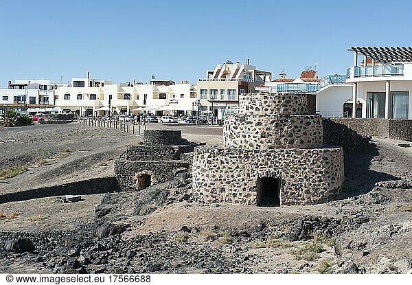 Alte Türmen  Castillo de El Toston  El Cotillo  Fuerteventura  Kanarische Inseln  Spanien  Europa
