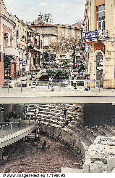 Alte und neue Architektur in Bulgarien
