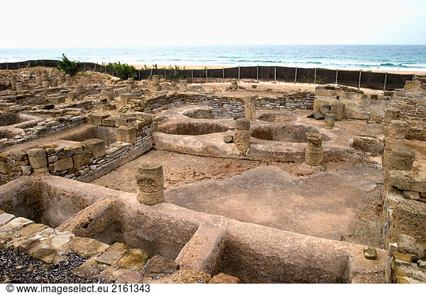 Alten römischen Gesalzener Fisch und Garum (Fischsauce) Fabrik. Stadt von Baelo Claudia (II BC). Tarifa. Provinz Cadiz. Spanien