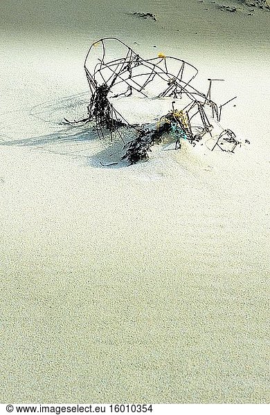 Altes Fischernetz am Strand von Ardroil  Isle of Lewis  Äußere Hebriden  Schottland.