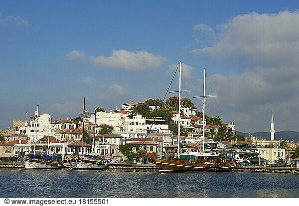 Altstadt und Yachthafen in Marmaris  türkische Ägäis  türkische Ägäis  Türkei  Asien