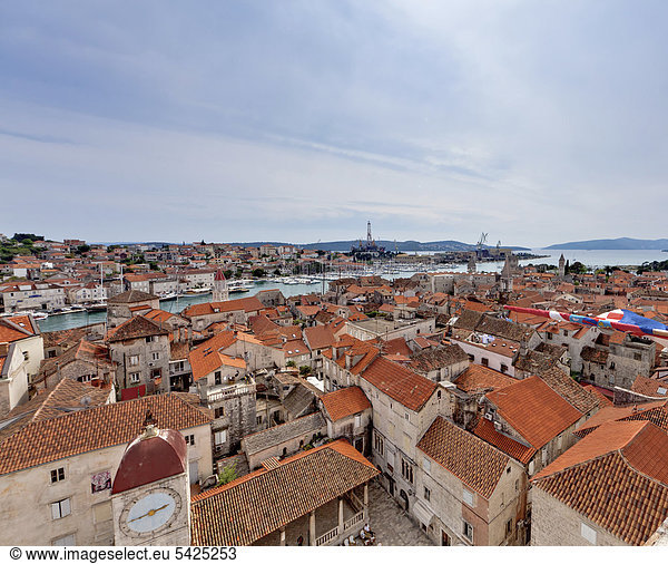 Altstadt  UNESCO Weltkulturerbe  Trogir  Region Split  Mitteldalmatien  Dalmatien  Adriaküste  Kroatien  Europa  ÖffentlicherGrund