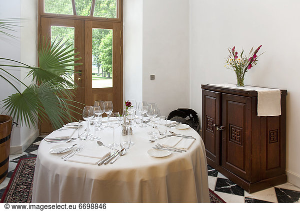 am Tisch essen Eleganz