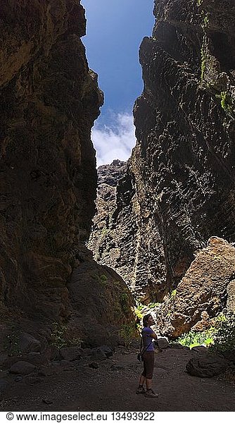 Amazed girls in the Barranco de Masca gorge  Tenerife  Canary Islands  Spain  Europe
