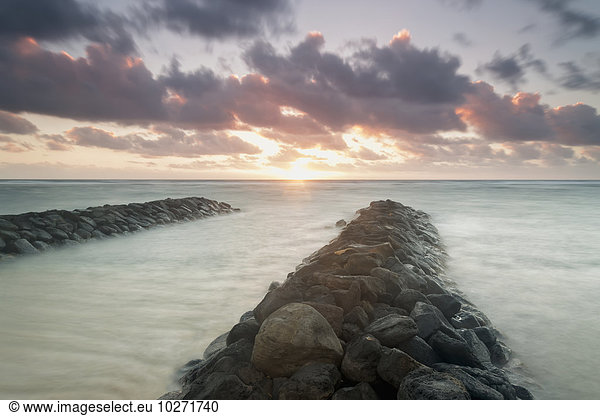 Amerika über Sonnenaufgang hinaussehen Verbindung Wellenbrecher Hawaii Kauai