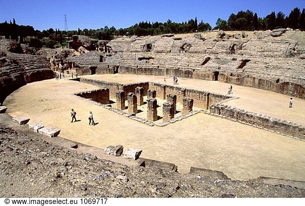 Amphitheater  Ruinen Roman der Italica. Santiponce. Sevilla Provinz  Spanien