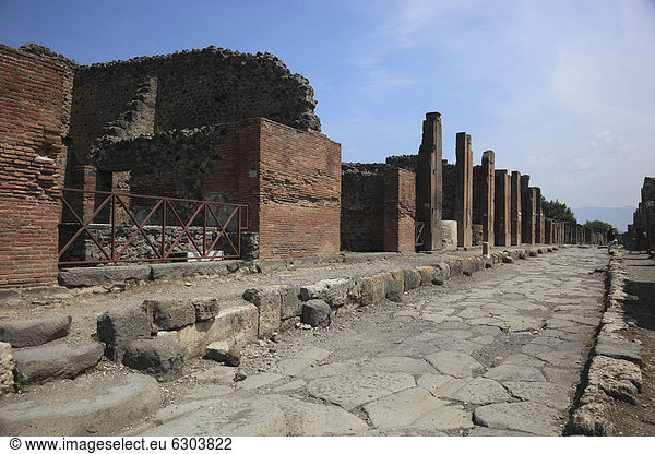 An der Via della Abbondanza  Pompeji  Kampanien  Italien  Europa