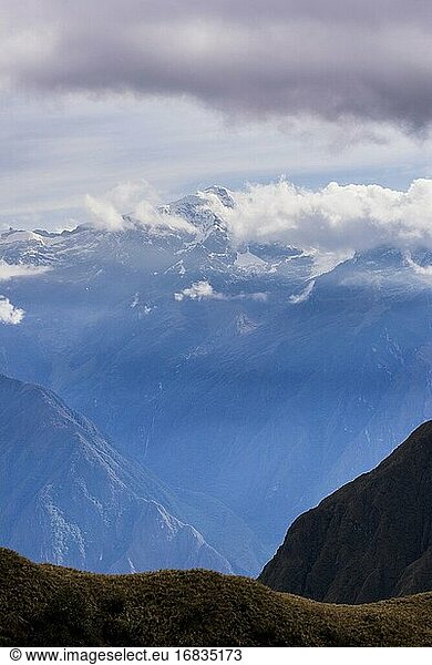 Anden und Gletscher auf dem Inka Trail Trek Tag 3  Region Cusco  Peru