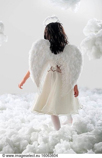 Angel spielt verkleiden sich das kleine Mädchen