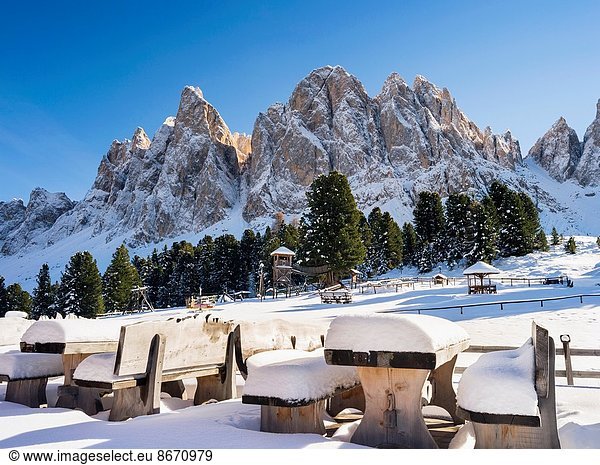 Anschnitt  Europa  Berg  Erde  spät  Tal  Blizzard  Dolomiten  Gebirgskamm  UNESCO-Welterbe  Mitteleuropa  Erbe  Italien  November  Süden  Tirol