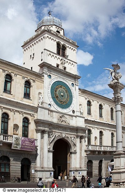 Anschnitt  Venetien  Palast  Schloß  Schlösser  Italien  Padua