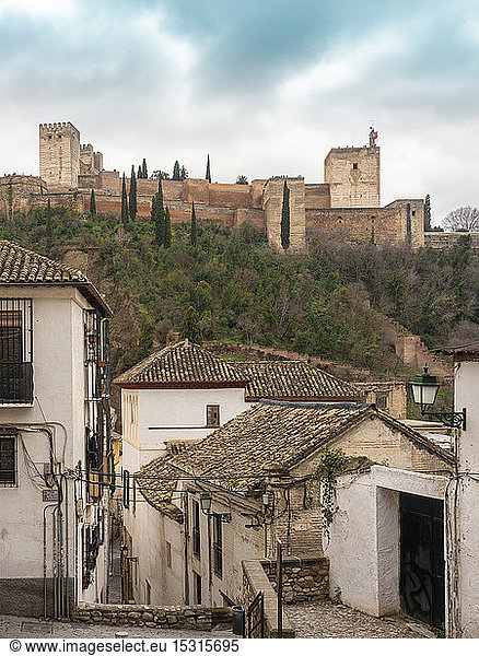 Ansicht der Alhambra von Albayzin  Granada  Spanien
