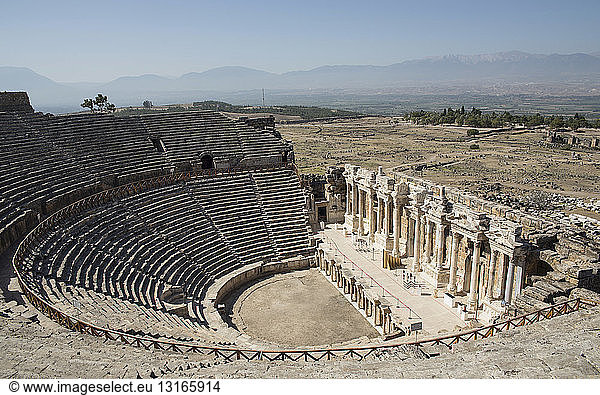 Ansicht eines Amphitheaters in Hierapolis,  Kappadokien,  Anatolien,  Türkei
