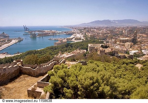 Ansicht von Malaga aus der maurischen Burg von ´Gibralfaro´. Provinz Málaga. Andalusien. Spanien.