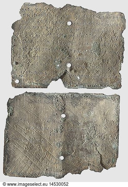 ANTIKE AUSGRABUNGEN  MilitÃ¤rdiplom fÃ¼r einen Kavalleristen  aus der Regierungszeit Antoninus Pius  datiert 146 n. Chr. Bronze mit grÃ¼nlicher Patina. Rechteckige Tafeln mit beidseitig gravierter Inschrift  mittig jeweils zweifach gelocht  Bindungsdraht und Siegel fehlen. Leicht deformiert  RÃ¤nder ausgebrochen  Fehlstellen. MaÃŸe 14 2 x 11 und 14 5 x 10 8 cm. BÃ¼rgerrechtdiplom ausgegeben unter Antonius Pius im Jahre 146 n. Chr. fÃ¼r die Provinz Dacia Inferior. Der EmpfÃ¤nger  der Reiter Thiampo  Sohn des Dexaus  ein Bessus  diente zuletzt in der Ala I Asturum und erhielt mit dieser Urkunde das rÃ¶mische BÃ¼rgerrecht nach 25 oder mehr Jahren ehrenhaften MilitÃ¤rdienstes. FÃ¼r ein weiteres Diplom dieser Konstitution siehe: 'RÃ¶mer nÃ¶rdlich der Alpen'  Seite 337  und 'Roman Military Diploma'  RMD IV 269