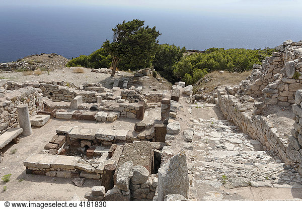 Antike Ruinenstadt Alt-Thira auf dem Berg Messavouno im Süd-Osten  Santorin in der Ägäis  Griechenland  Europa