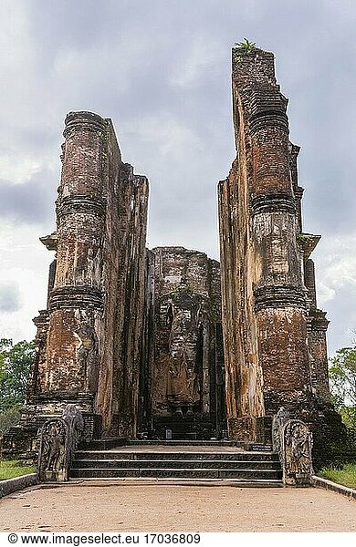 Antike Stadt Polonnaruwa  Buddha-Statue in Lankatilaka Gedige  UNESCO-Weltkulturerbe  Sri Lanka  Asien