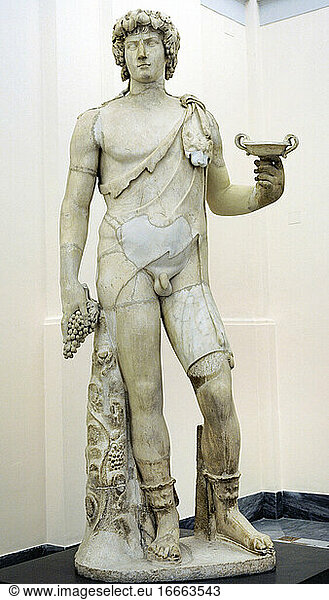 Antinoos-Bacchus. Römische Schöpfung  2. Jahrhundert n. Chr. Statue. Archäologisches Nationalmuseum. Neapel. Italien.