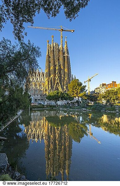 Antoni Gaudi  Sagrada Familia  UNESCO World Heritage Site  Barcelona  Catalonia  Spain  Europe