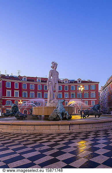 Apollo-Statue am Place Massena  Nizza  Alpes-Maritimes  Côte d'Azur  Côte d'Azur  Provence  Frankreich  Mittelmeer  Europa