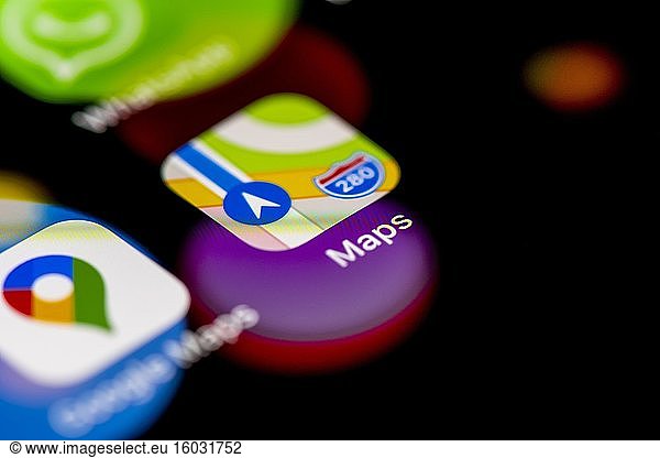 Apple Maps Icon  App Icons auf einem Handy Display  iPhone  Smartphone  Nahaufnahme