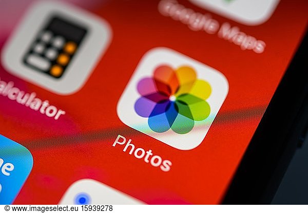 Apple Photos App  icon  logo  display  screen  iPhone  app  mobile phone  smartphone  iOS  detail  full format