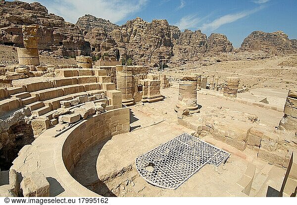 Apsis  Heiligstes  Versammlungsraum  Großer Tempel  Archäologischer Park Petra  Felsenstadt Petra  Jordanien  Kleinasien  Asien