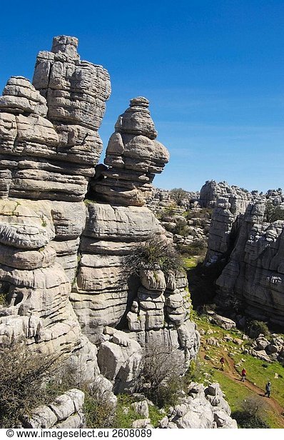 Arbeiten an Jurassic Kalksteine  Erosion Torcal de Antequera. Provinz Malaga  Andalusien  Spanien
