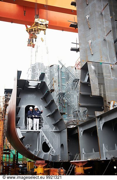 Arbeiter in der Werft  GoSeong-gun  Südkorea