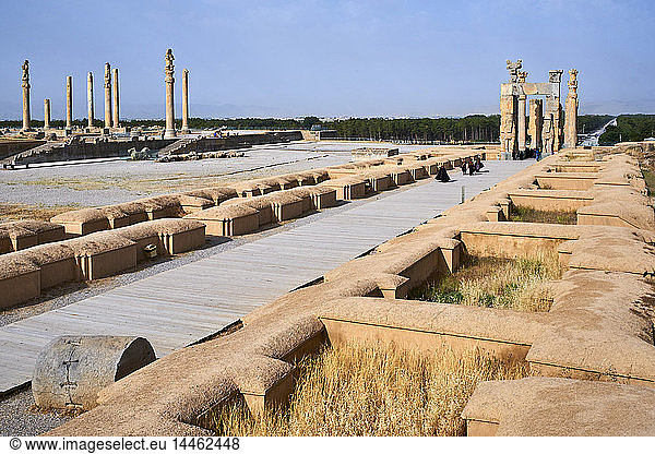 Archäologische Stätte der Achämeniden  Propylon  Tor der Nationen  Persepolis  UNESCO-Weltkulturerbe  Provinz Fars  Iran  Naher Osten