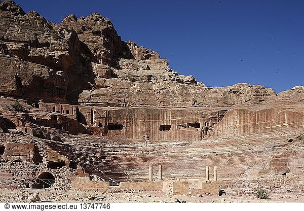 Archäologische Stätte Petra  römisches Amphitheater  Petra  Jordanien.
