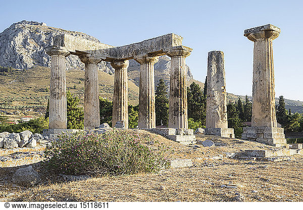 Archaischer Apollo-Tempel  Dorische Säulen  Korinth  Griechenland