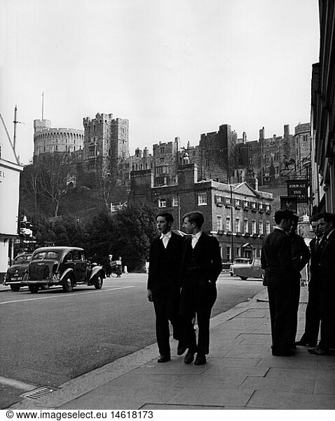 architecture  castles  Great Britain  Windsor Castle  exterior view  1960s