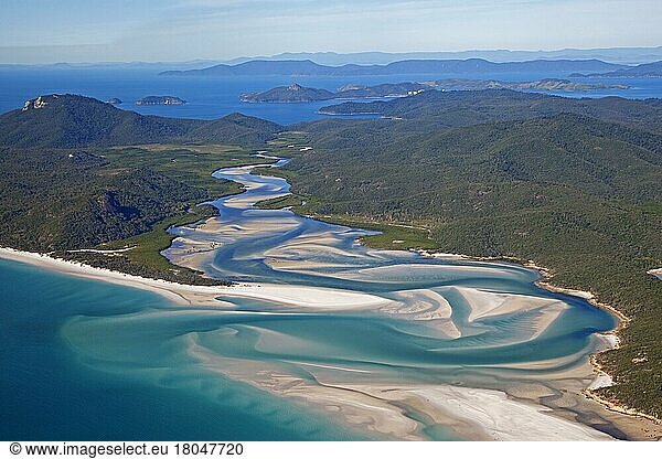 Area view of white sandy beaches and turquoise waters of Whitehaven Beach on Whitsunday Island in the Coral Sea  Queensland  Australia  Oceania