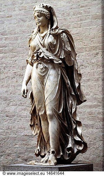 Artemis (lat. Diana)  griech. / rÃ¶m. GÃ¶ttin der Jagd  Statue aus 1. Jahrhundert n. Chr. in der Glyptothek  MÃ¼nchen  Ganzfigur