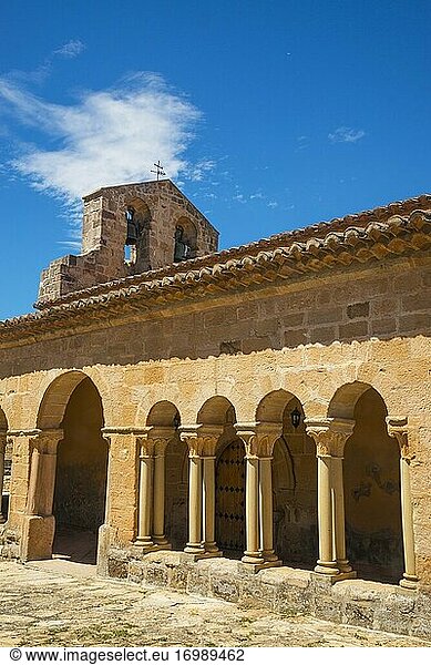 Atrium der Kirche Nuestra Se?ora de la Asuncion. Sauca  Provinz Guadalajara  Kastilien-La Mancha  Spanien.