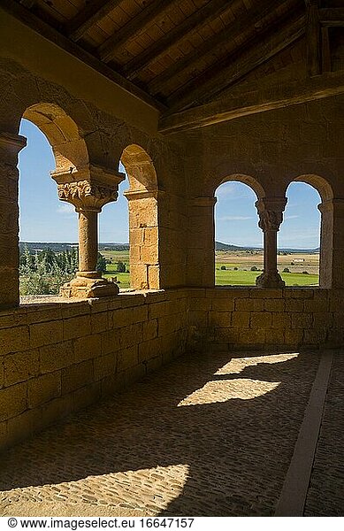 Atrium der Kirche San Martin. Aguilera  Provinz Soria  Kastilien-León  Spanien.