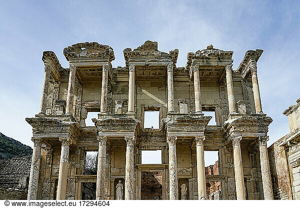 Außenansicht der Celsus-Bibliothek  Ephesus  Türkei