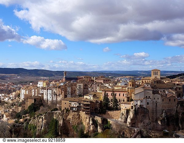 Außenaufnahme Gebäude hängen Kathedrale Ansicht Cuenca Luftbild Fernsehantenne Spanien