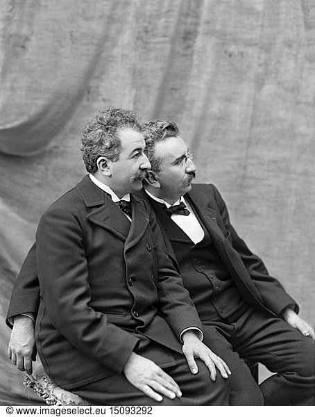 Auguste und Louis Lumière  1895. Schöpfer: Anonym.