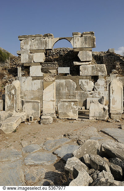 Ausgrabungen  UNESCO-Weltkulturerbe  Ephesos  Ephesus  Efes  Pollio-Bau  Grabmal  nach 13 n. Chr.  Selcuk  Lykien  Südwesttürkei  Westküste  Westtürkei  Türkei  Europa  Vorderasien  Asien