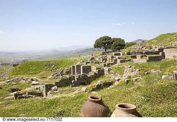 Ausgrabungstätte  Pergamonaltar  antike Stadt Pergamon  Bergama  Türkei